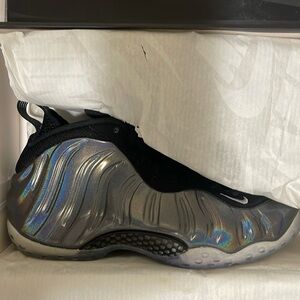 Nike Air Foamposite One Hologram Size 8